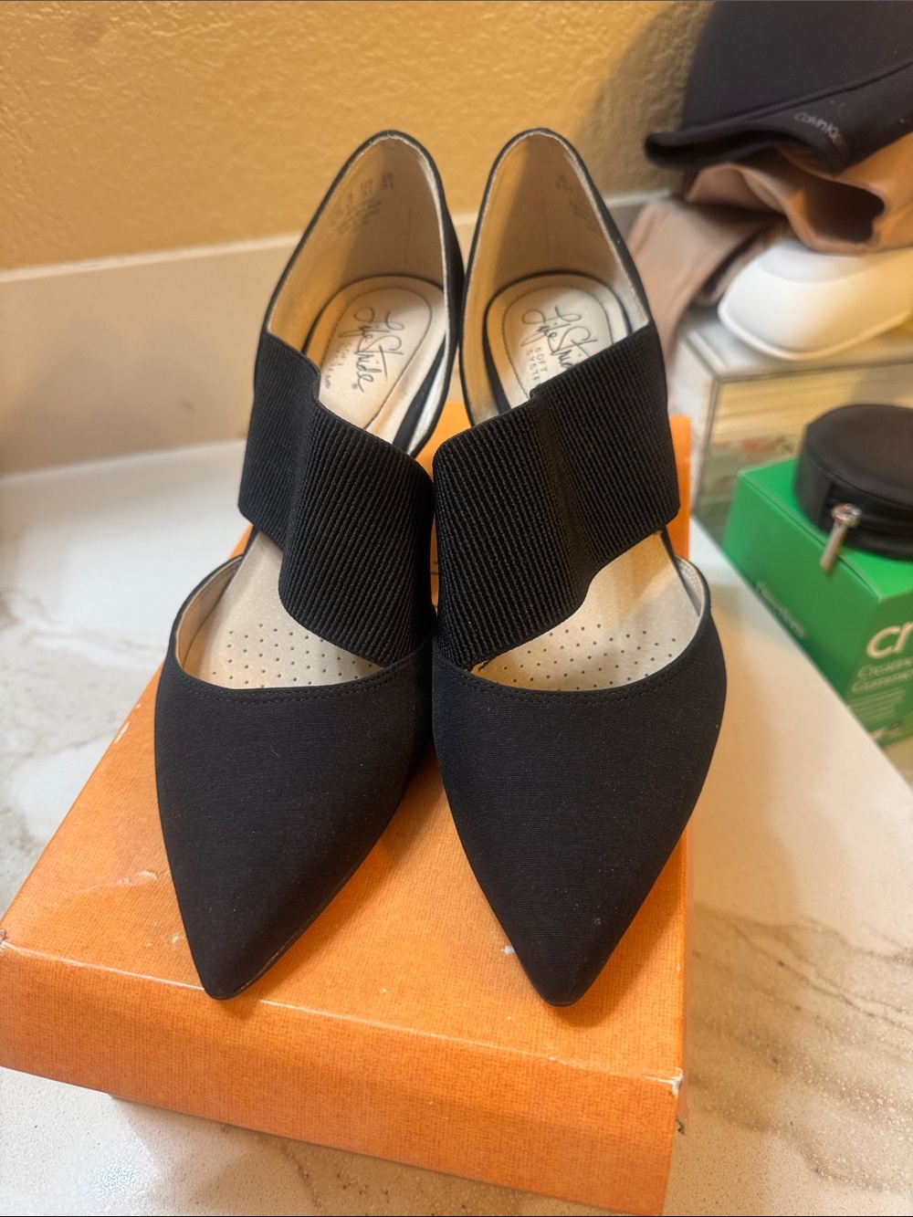 Life Stride Black Pointed Toe Elastic Crossover Pumps